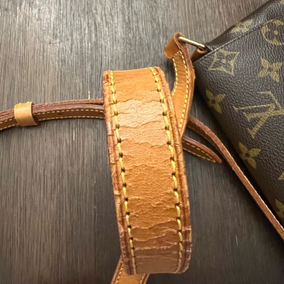 Authentic Louis Vuitton Musette Monogram Shoulder Bag! Vintage! EUC! - Picture 12 of 16